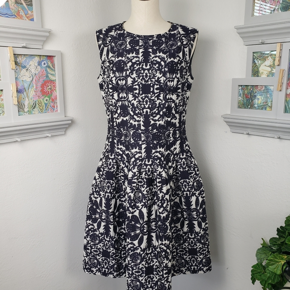 Escada Jacguard Fit & Flare Navy, Black & Gray Wide Pleats Vintage Neo 40 / 10